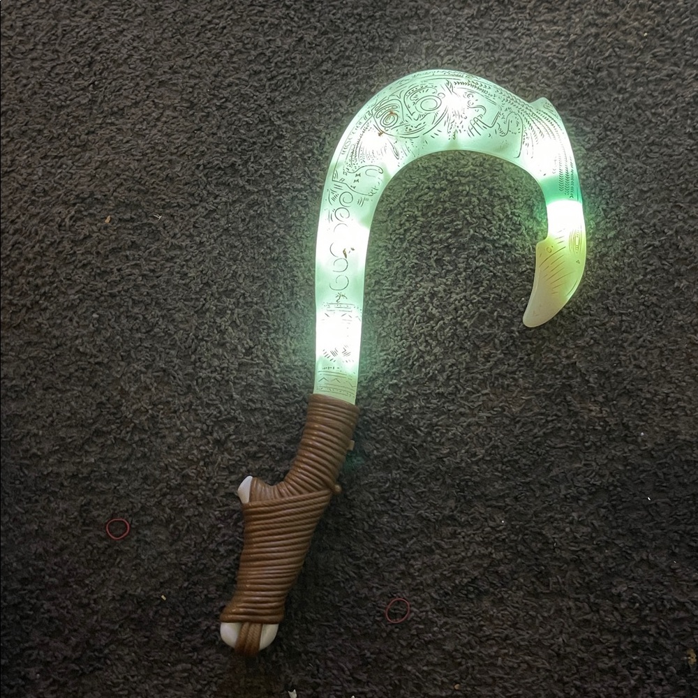 Disney Moana Maui's Magical Fish Hook Plastic 20" Lights & Sound Gift